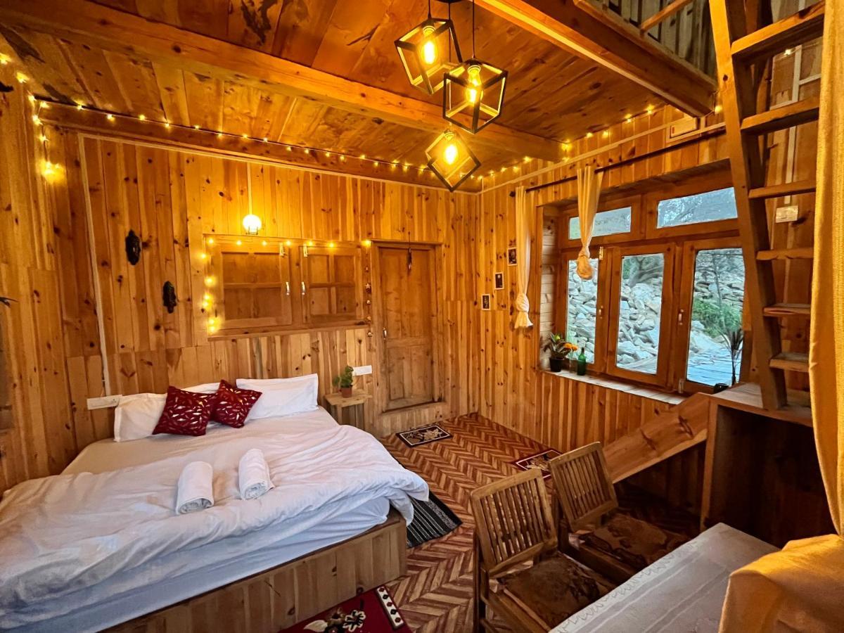 Nebula Nook Cottages Jibhi Bagian luar foto